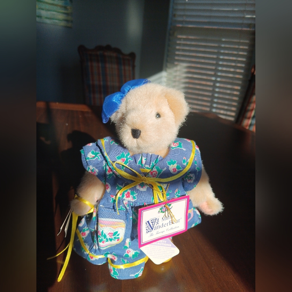New Condition Muffy Vander Bear TeaCup Collection